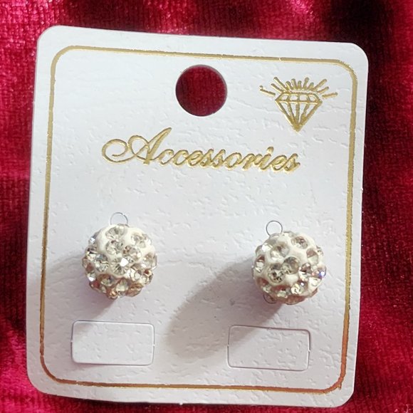 Silver color two side Earing. condition new - Picture 2 of 3